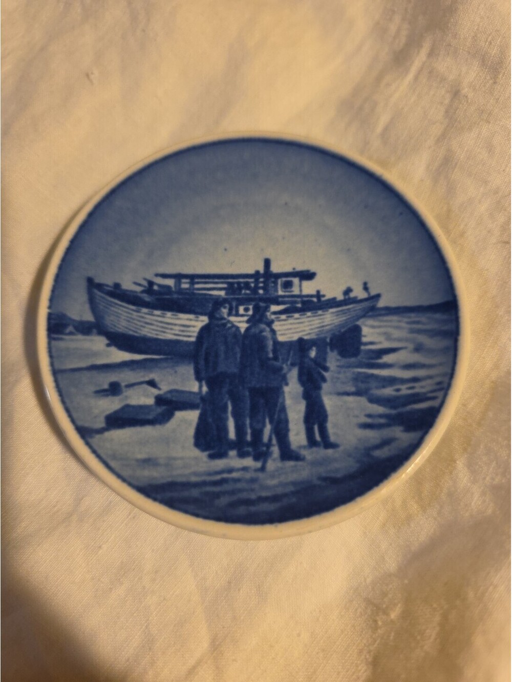 Mini Plate Royal Copenhagen 77-2010 Denmark FISKERE, Fishermen